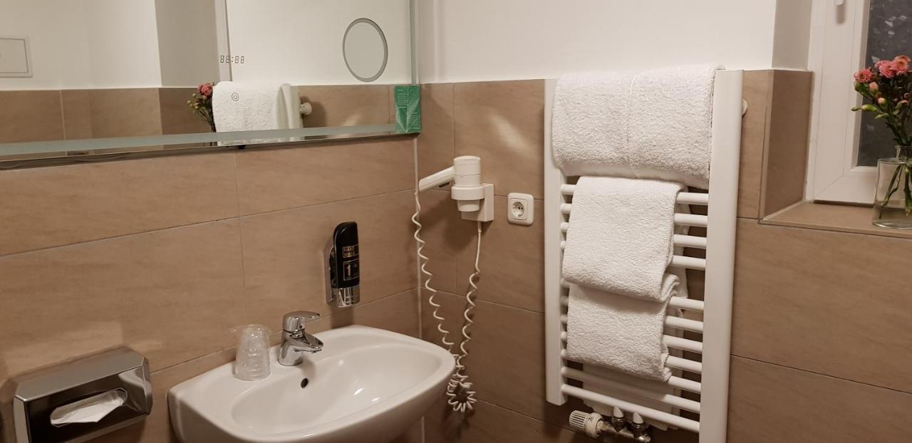 Hotel Budapester Hof Αμβούργο Εξωτερικό φωτογραφία